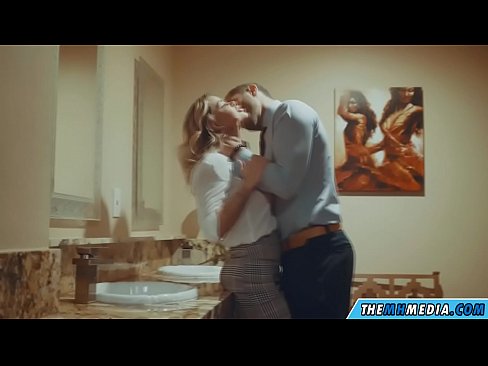 ❤️ Όταν μια πλούσια ξανθιά σε αποπλανεί σε μια δημόσια τουαλέτα ❤❌ Πλάκες, στο el.pornma-com.ru
